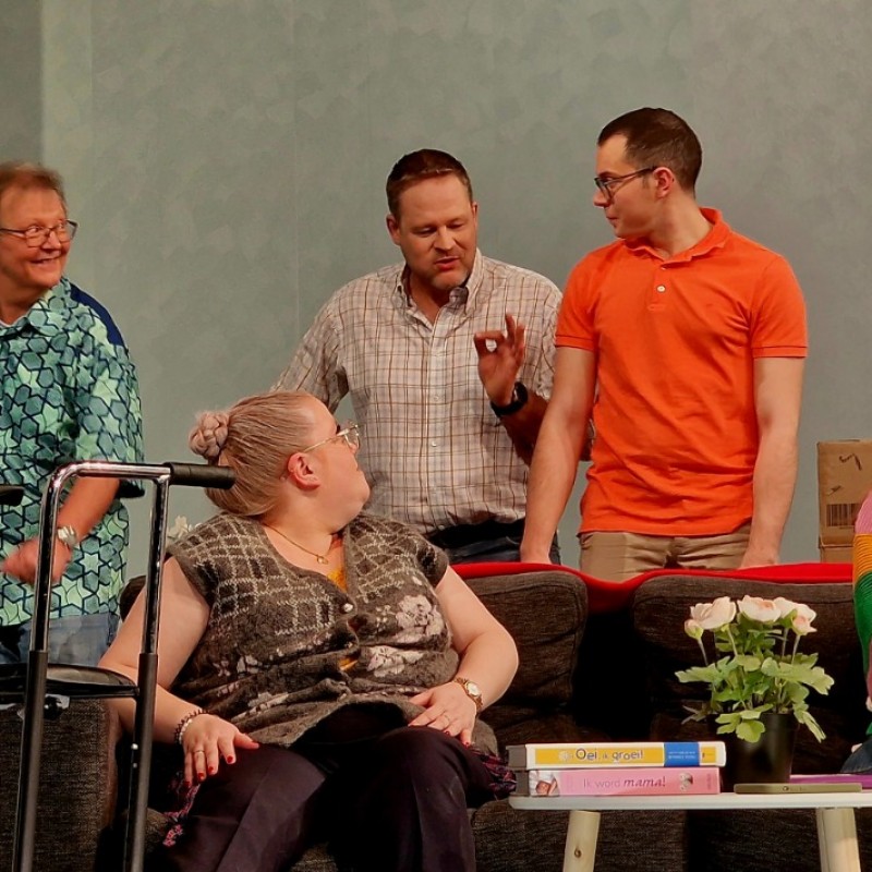 Scapino 2024 - Surprise!  11 - Toneelvereniging Plankenkoorts 